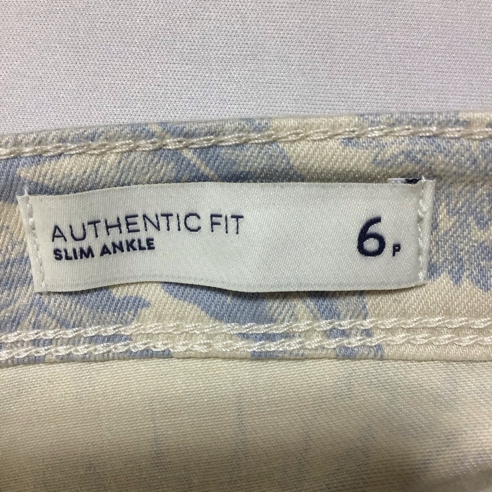 J. Jill Authentic Fit Slim Ankle Cream and Blue Floral Tropical Bird Jeans - Picture 5 of 10